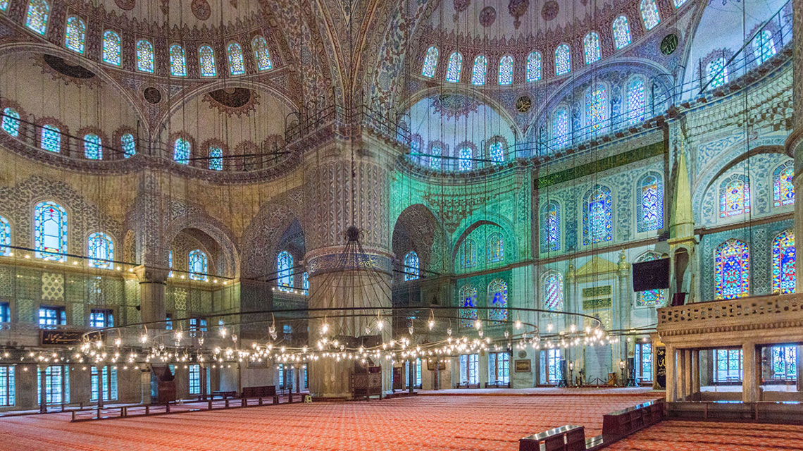 is blue mosque blue