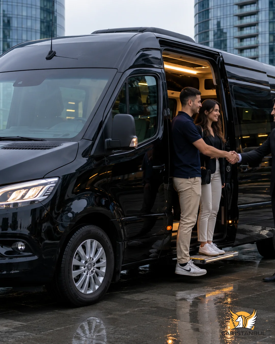 城外团体旅行的带司机面包车 — 从伊斯坦布尔出发路线的舒适运输