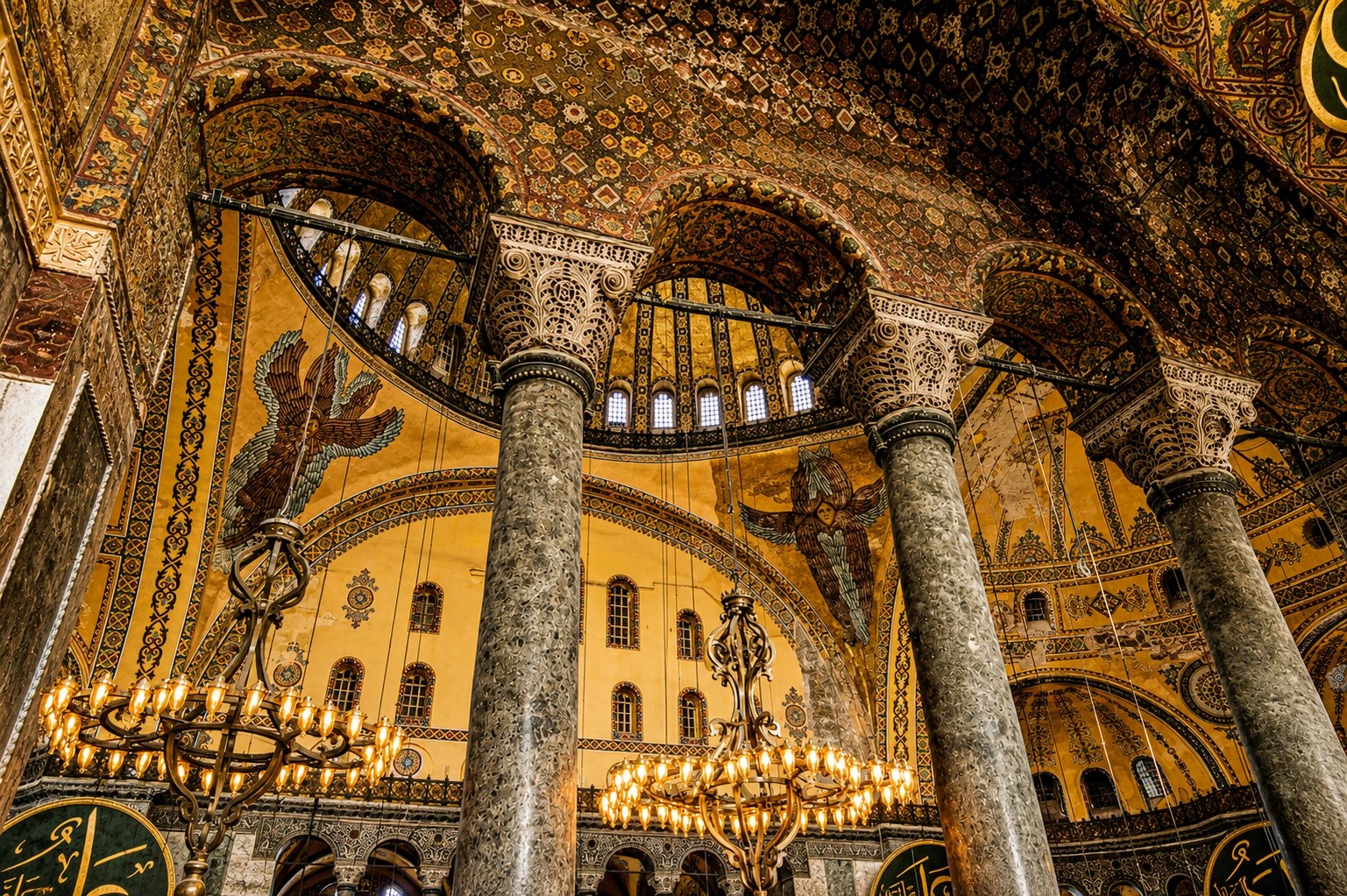 Hagia Sophia in Istanbul: Von der Kirche zur Moschee – Der komplette Besucherführe