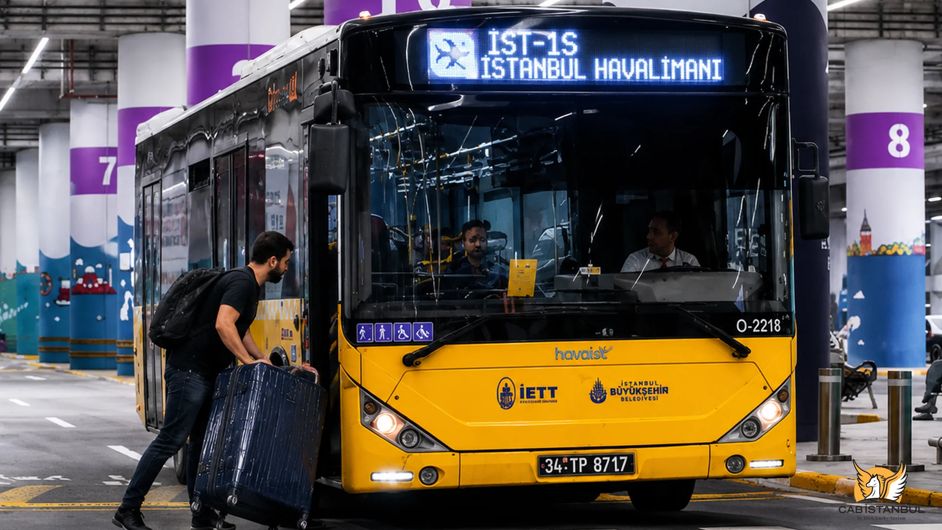 Autobús urbano IETT en Estambul — la opción más económica desde el aeropuerto