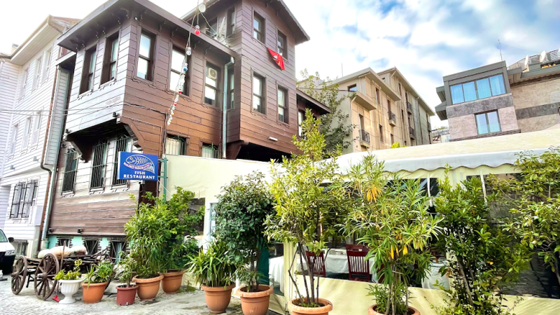 伊斯坦布尔苏丹艾哈迈德区家族海鲜餐厅Balıkçı Sabahattin
