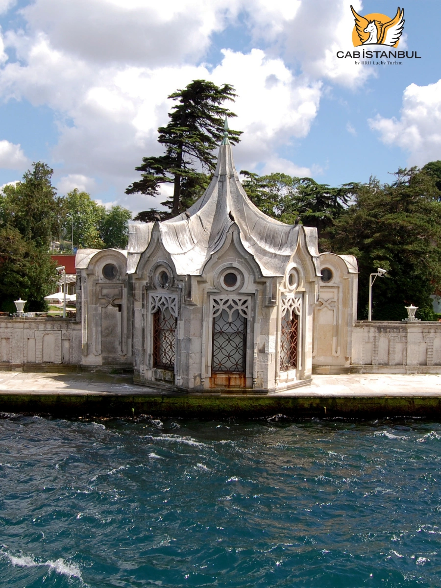 Beylerbeyi Palace seen from the Bosphorus water