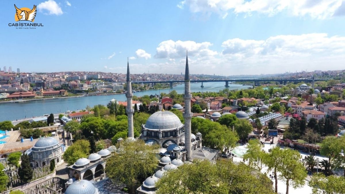 Eyüp Gezi Rehberi: Haliç'in Gözdesi Pierloti Tepesi ve Eyüp Cami