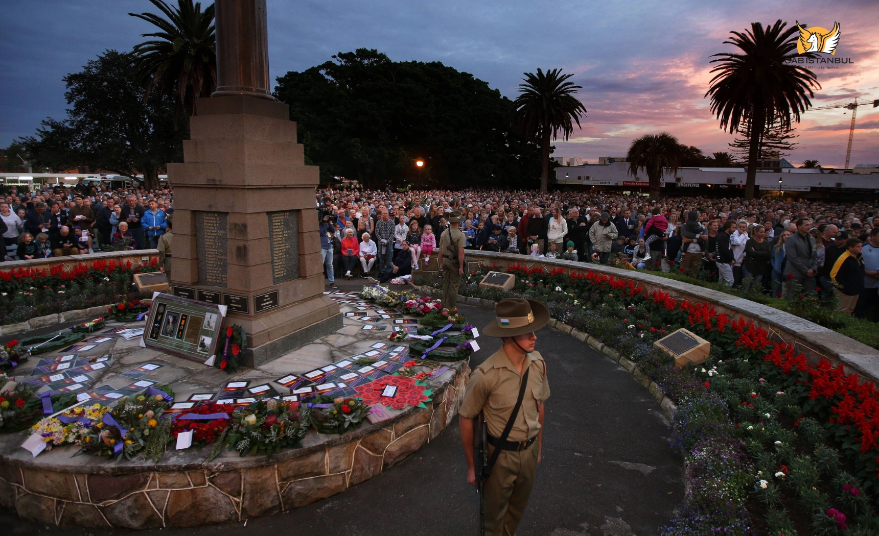 Dawn-Service-Atmosphäre am Anzac Commemorative Site auf der Gallipoli-Halbinsel