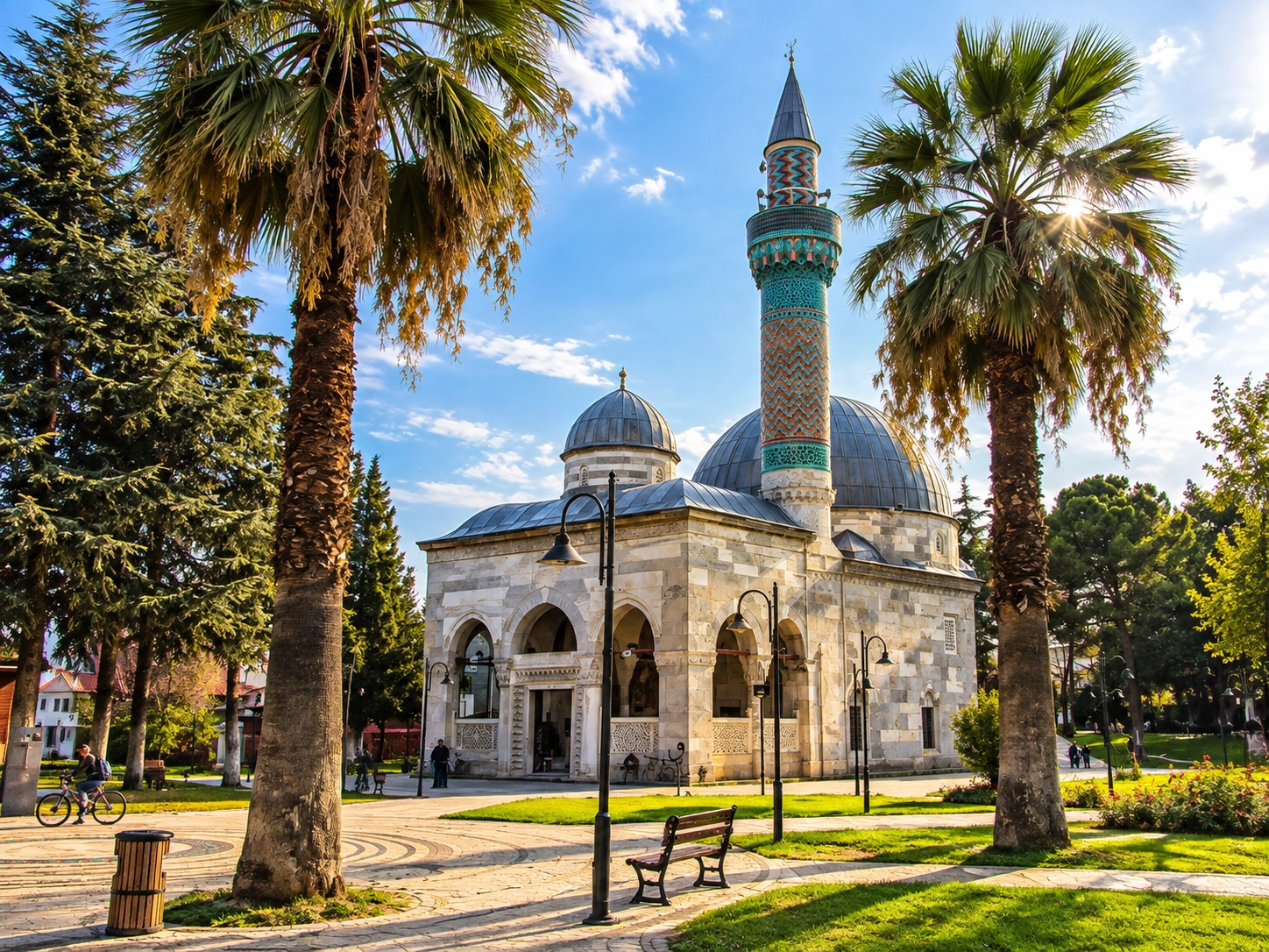 İznik Yeşil Cami ve çinili minaresi
