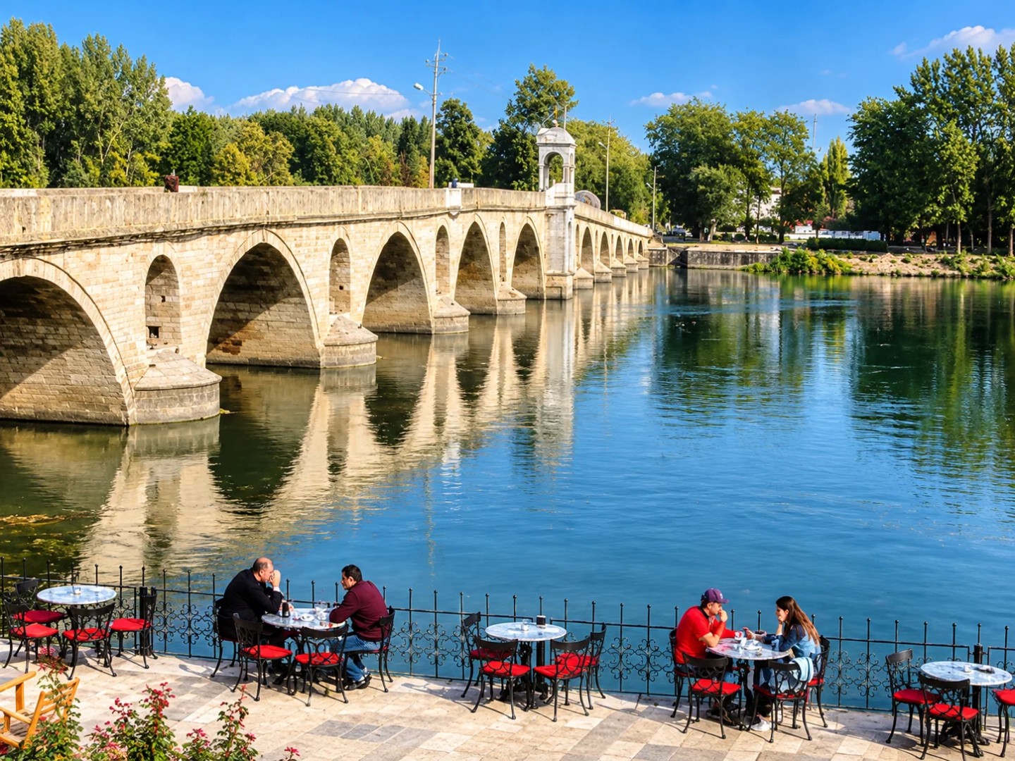 Edirne'de Gezilecek Yerler: Tarihi, Doğası ve Gezi Rehberi